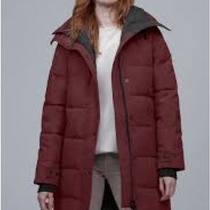 Canada goose burgundy parka size medium